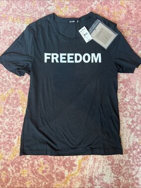 BLK DNM Black Short-Sleeve 'FREEDOM' Graphic Tee